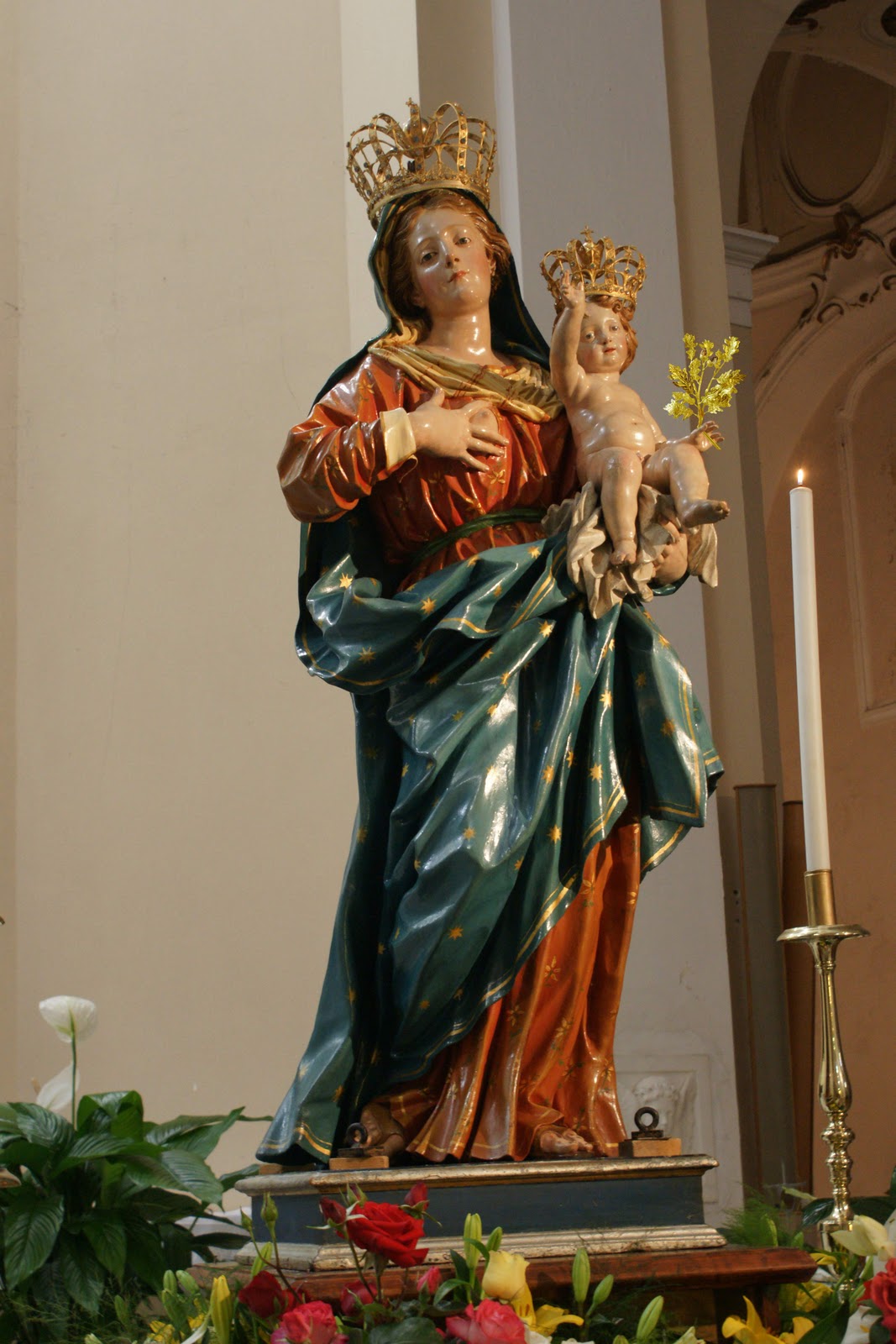 Maggio Mese Mariano In Cattedrale La Statua Della Madonna Di Conflenti