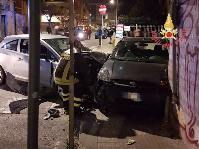 Catanzaro Lido, incidente nella notte: 4 feriti