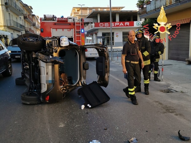 Guardavalle (CZ). Incidente stradale sulla SS 106, due feriti