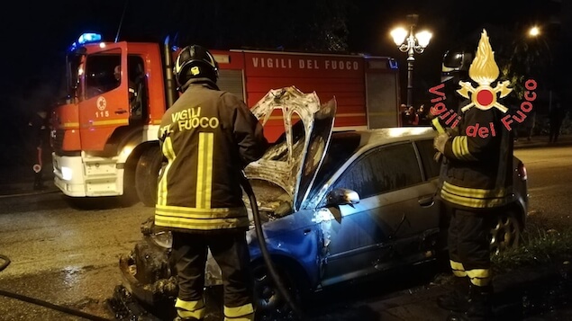 Lamezia. Incendio di un'autovettura su Corso Eroi di Sapri