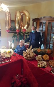 Lamezia. La nonna Angela Mancuso ha festeggiato 100 anni