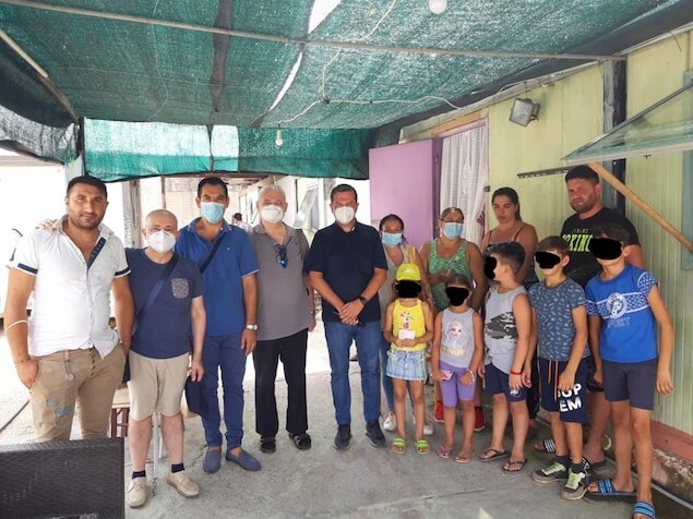 Lamezia. La Caritas diocesana in visita al campo rom di Scordovillo