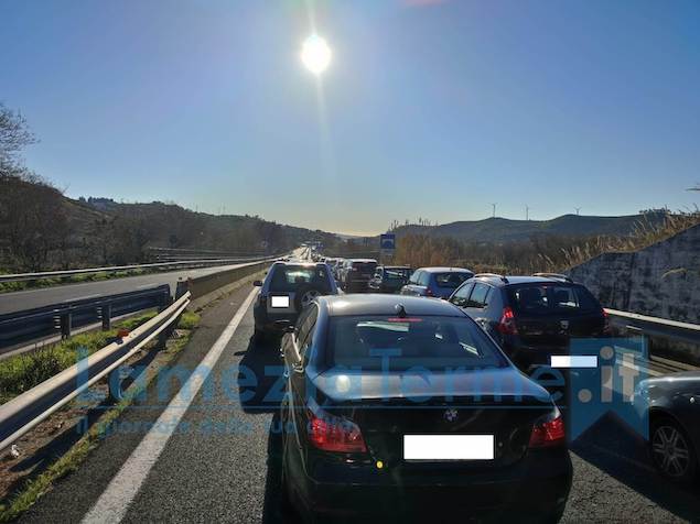 Caro carburanti: sit-in sulla SS280 tra Marcellinara e Settingiano