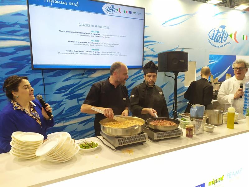 Seafood Expo Global 2022, grande successo per gli show cooking dello Chef calabrese Gianluca De Angelis