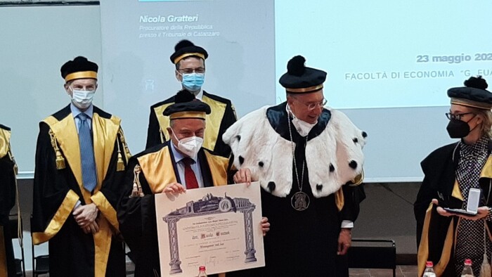 A Gratteri dottorato honoris causa Univpm Management and Law