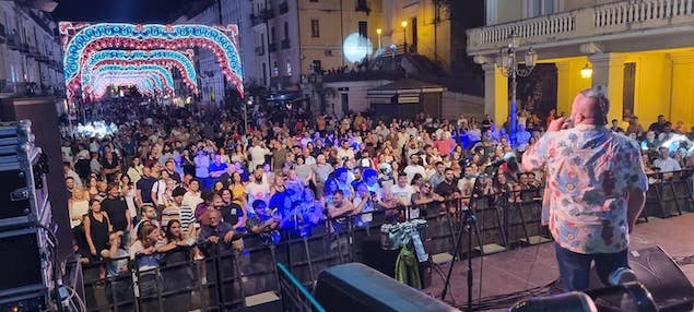 Joe Bastianich e la Terza Classe infiammano “Lamezia In Festa”