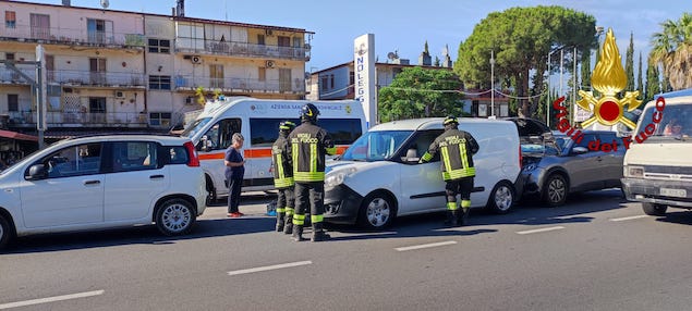 Tamponamento multiplo sulla SS 106 loc. Poggio Pudano, tre vetture coinvolte