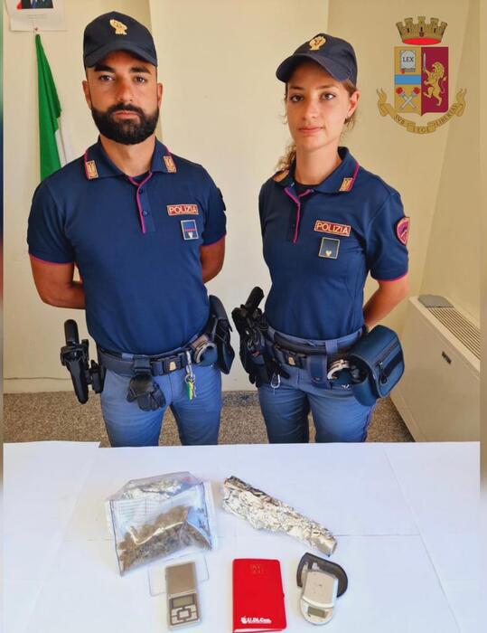 Droga: in casa aveva 50 gr di marijuana, arrestato