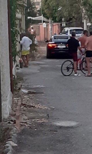 Folgorato mentre ripara una presa elettrica, muore 34enne