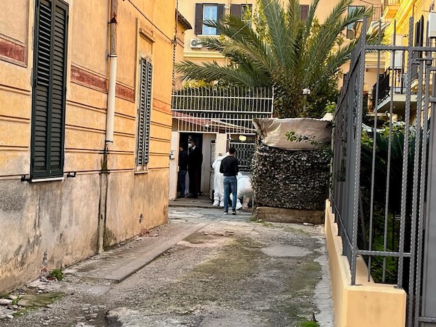 Cadavere uomo morto da una settimana trovato a Reggio Calabria