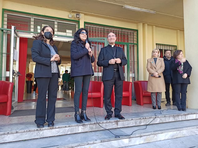 Il Vescovo Parisi inaugura la settima edizione del "Festival della Scienza" del Liceo Galilei