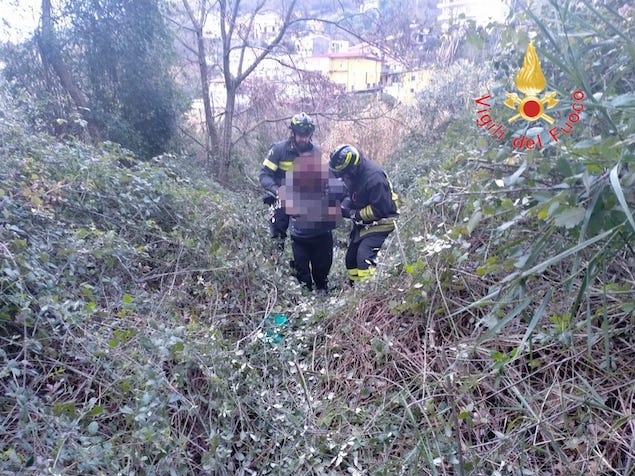 Lamezia. Persona cade in un burrone, soccorsa dai vigili del fuoco