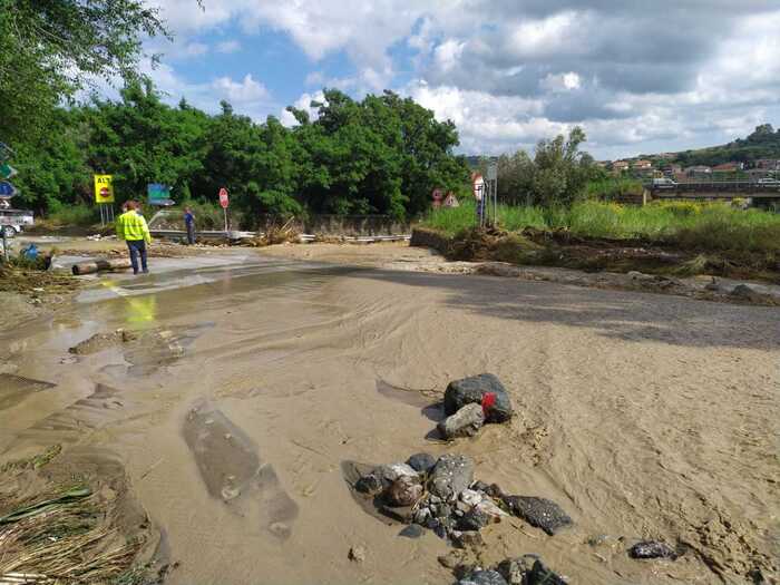 Forte acquazzone a Catanzaro e nell'hinterland, disagi