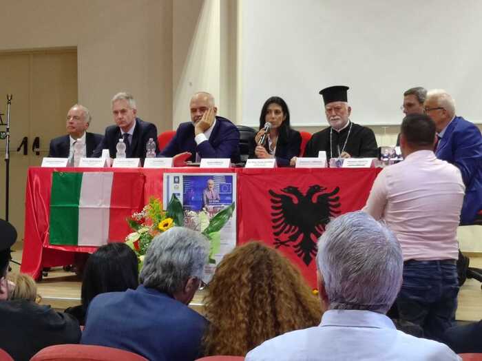 Premier albanese in Calabria, 'governo italiano nostro fratello'