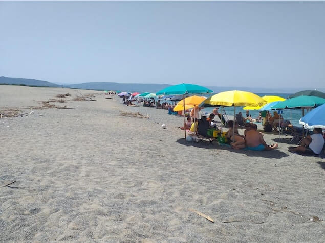 Lamezia. Stessa spiaggia stesso mare... sporco!