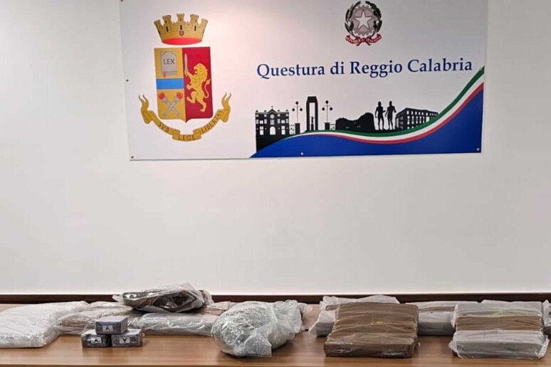 Arrestato corriere droga, pronto ad imbarcarsi con 65 kg hashish