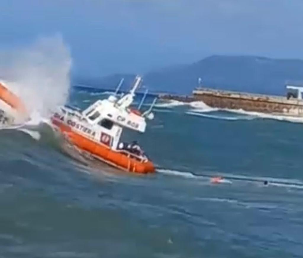 Mare mosso, salvata bagnante in difficoltà a Vibo Marina