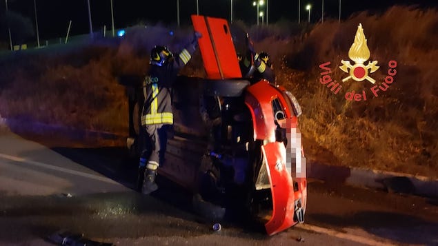 Satriano Marina. Incidente stradale su viale Europa, due persone ferite