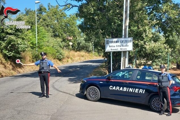 carabinieri torano castello