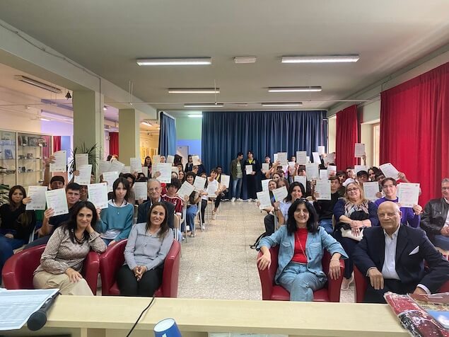 Lamezia. Al Galilei cerimonia di consegna diplomi esami di certificazione linguistica