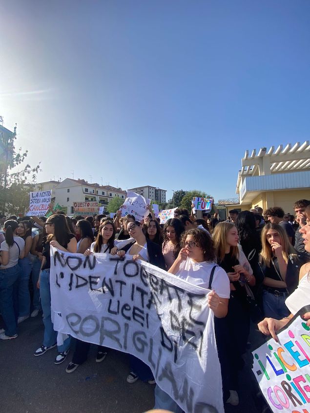 Nessuno tocchi l’identità dei licei di Corigliano!