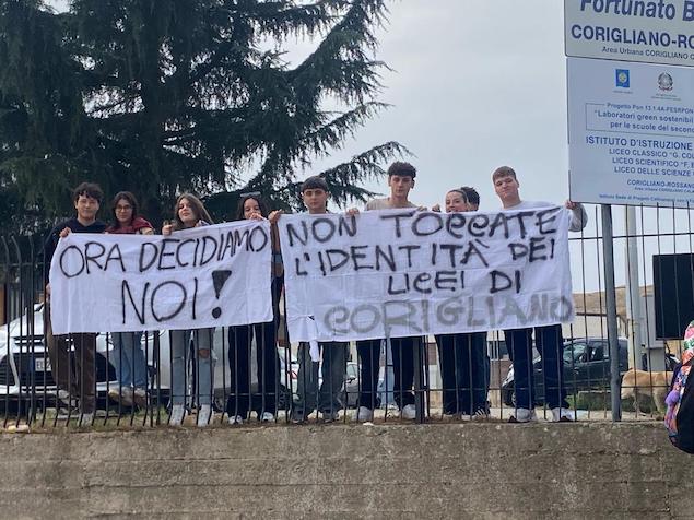 Nessuno tocchi l’identità dei licei di Corigliano!