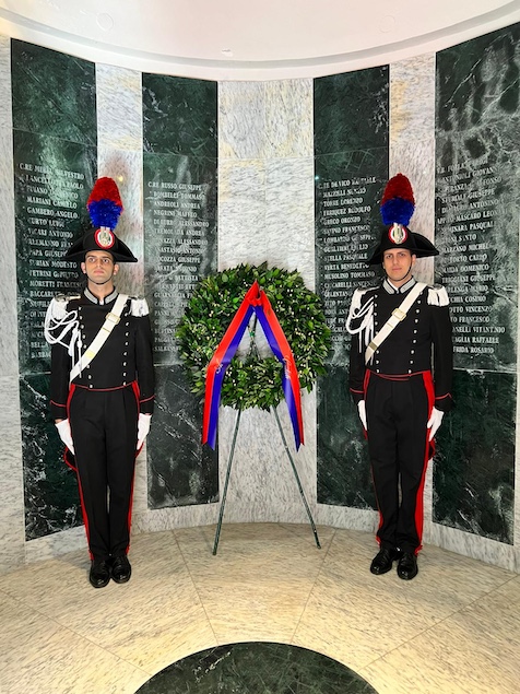 Catanzaro: i carabinieri rendono onore ai militari caduti in guerra e nel dopoguerra nell’adempimento del dovere