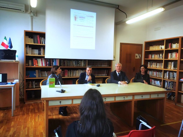 Libriamoci, gli studenti del liceo Fiorentino conversano sul libro “Una storia fuori dal Comune”