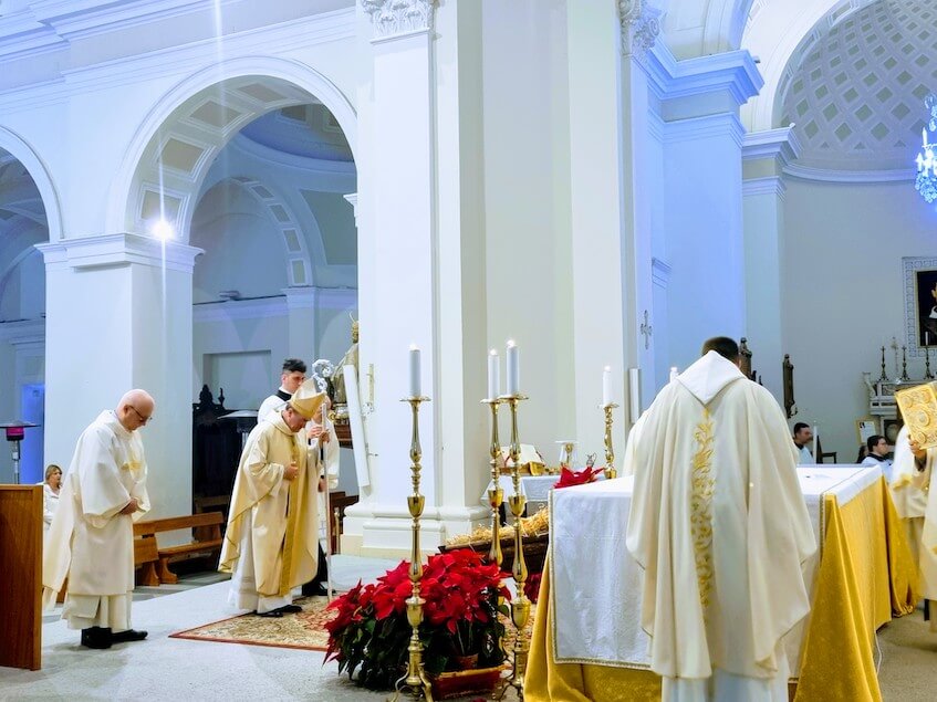 Lamezia. Mons. Parisi: il Natale come speranza e rinascita nelle macerie dell'umanità