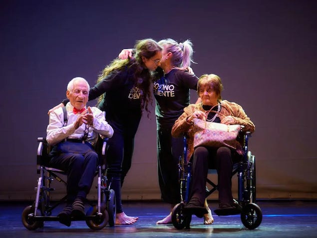 “Vecchiaia: un’età da inventare” fa riflettere al Teatro Comunale di Catanzaro