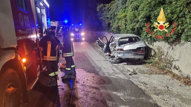 Incidente stradale a Cropani, due persone ferite