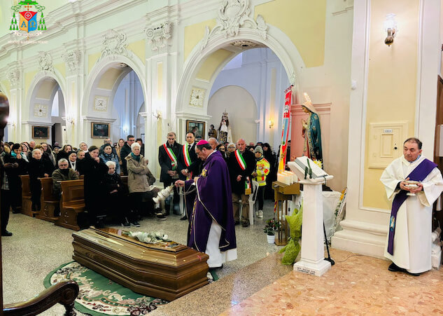 Celebrati i funerali di padre Paolino Tomaino