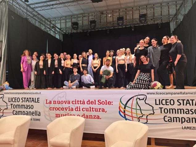 Il liceo coreutico “Tommaso Campanella” mette in scena "Carmina"