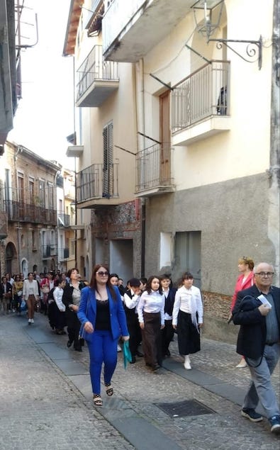 Centenario Franco Costabile. L’I.C. Nicotera - Costabile celebra La Festa di Primavera con i versi del poeta sambiasino