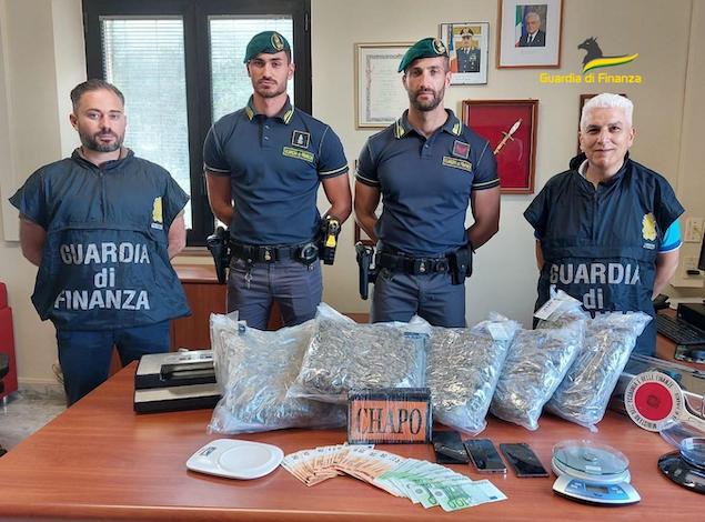 Vibo. Sequestrati 1kg di cocaina e 5,5 di marijuana, un arresto