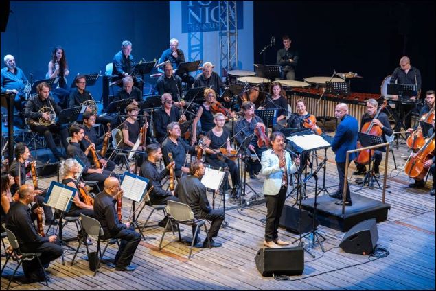 Peppe Voltarelli in tournée con l'Orchestra Sinfonica di Sanremo