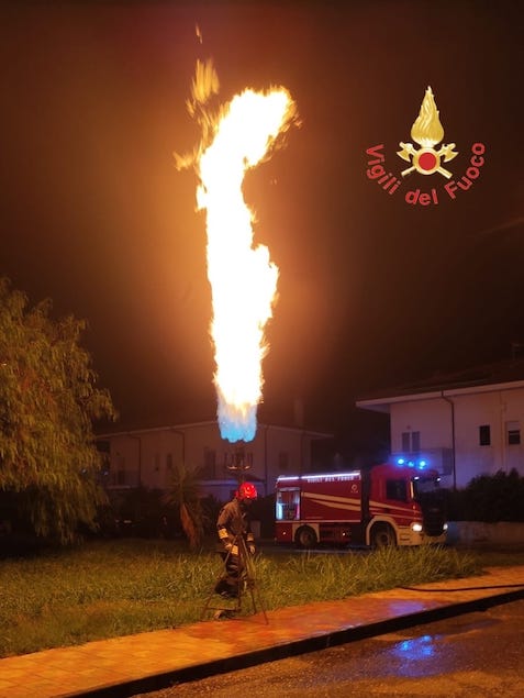 Gizzeria, fuga gas da un bombolone interrato, intervento dei vigili del fuoco