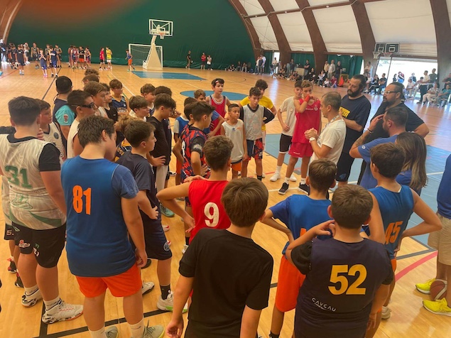 Basket, raduno giovanile provinciale: oltre 100 atleti in campo a Lamezia