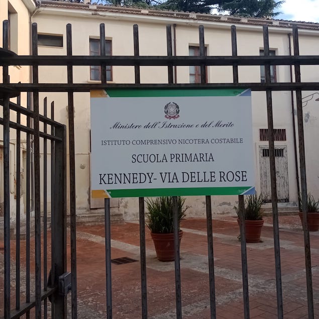 Lamezia. Scuola primaria plesso Via delle Rose: un sentito “grazie” all’Amministrazione comunale 