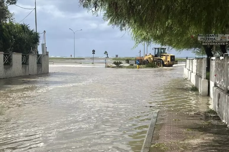 Maltempo in Calabria, allagamenti sul litorale tirrenico