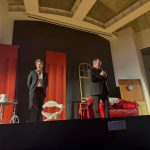 Va-scena-auditorium-San-Benedetto-commedia-casa-dolce-caos