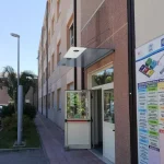 Minaccia e inveisce contro addetti sportello ospedale, arrestato