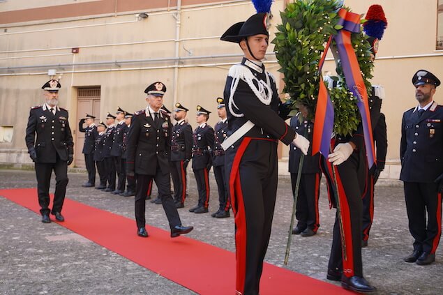 Catanzaro: i carabinieri rendono onore ai militari caduti nell’adempimento del dovere