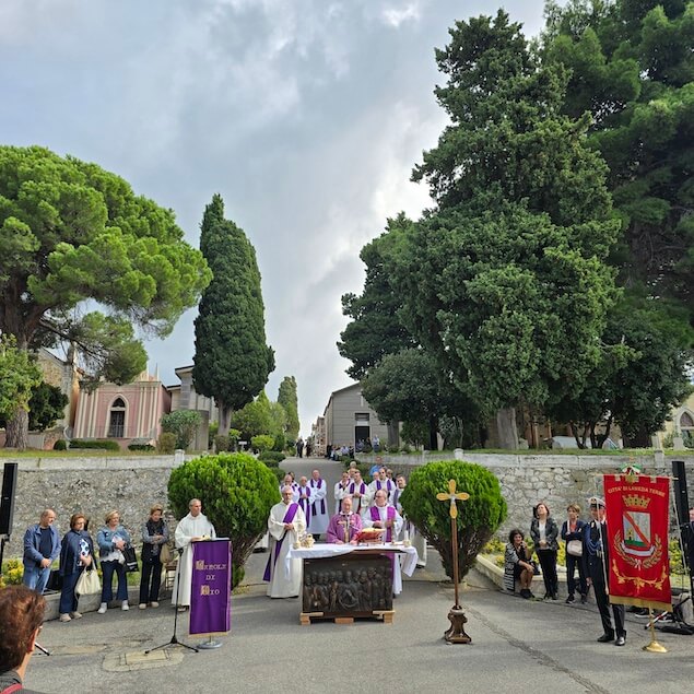 Lamezia. Celebrazione del vescovo Parisi in occasione della Commemorazione dei defunti