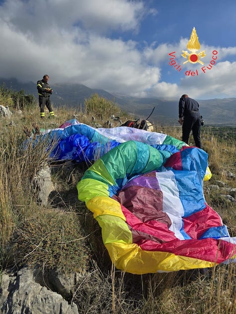 Parapendio precipita nella zona del Pollino, un morto