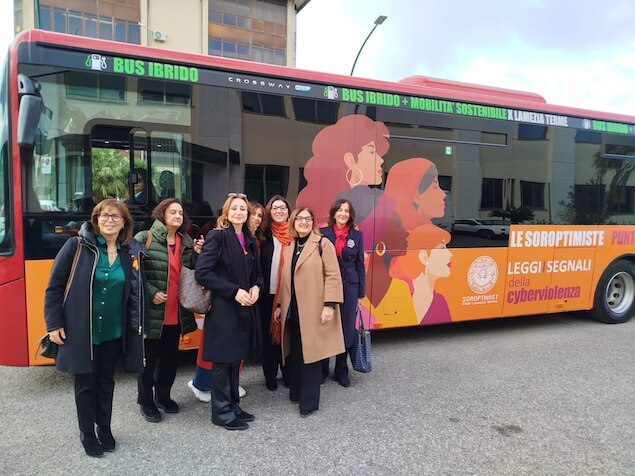 Soroptimist Lamezia, la campagna 'Read the signs' approda sul trasporto pubblico