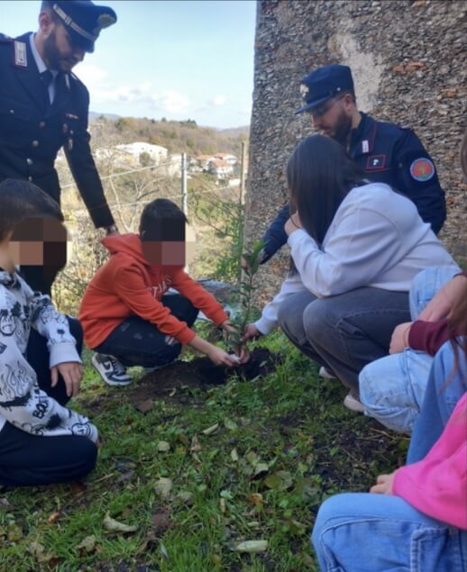 educazione-ambientale-con-carabinieri-della-tutela-biodiversita