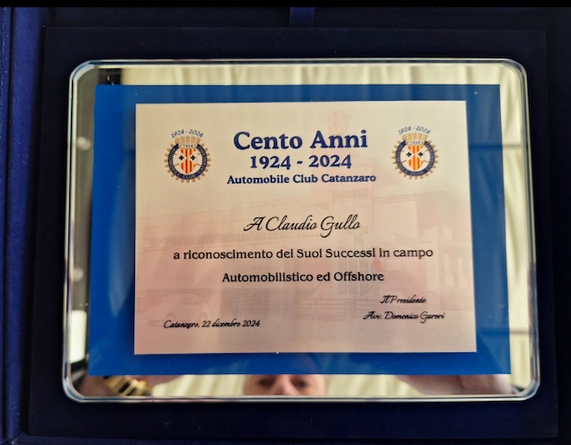  Gullo premiato con la targa del Centenario Aci per i suoi successi sportivi automobilistici ed offshore