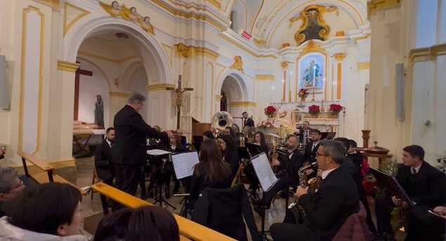 La Banda Musicale Santa Maria di Corazzo incanta il pubblico nei concerti natalizi del Reventino