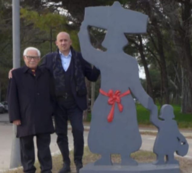 L'artista Luigi Verrino e il sindaco Walter Placida